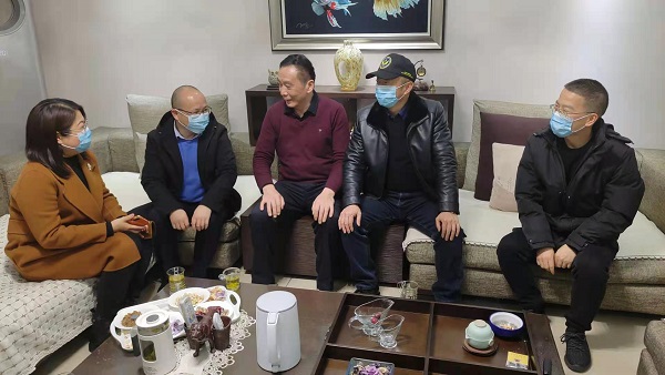 ����ϵ������ְ�� �߷�ο��ů���ġ����εز����Ź�˾��֯��չ����ο�ʻ